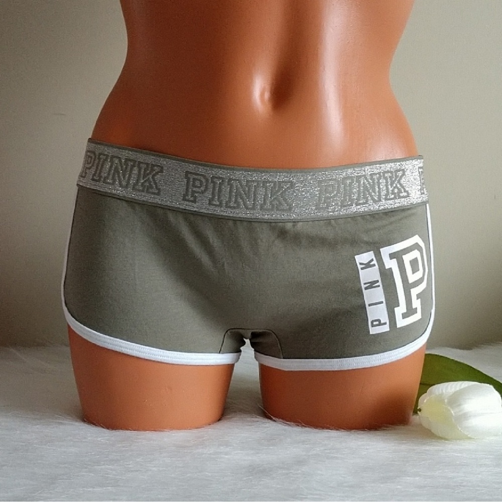 Size M PINK VICTORIA'S SECRET LOGO BOYSHORT.nwt - Picture 1 of 4